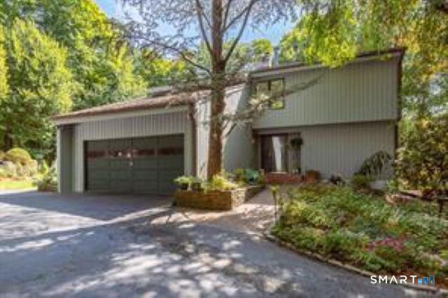 29 Pease Road Woodbridge, CT 06525 - Photo 7 of 19