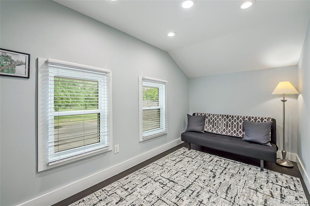 9137 Maltby Road Brighton, MI 48116 - Photo 25 of 41