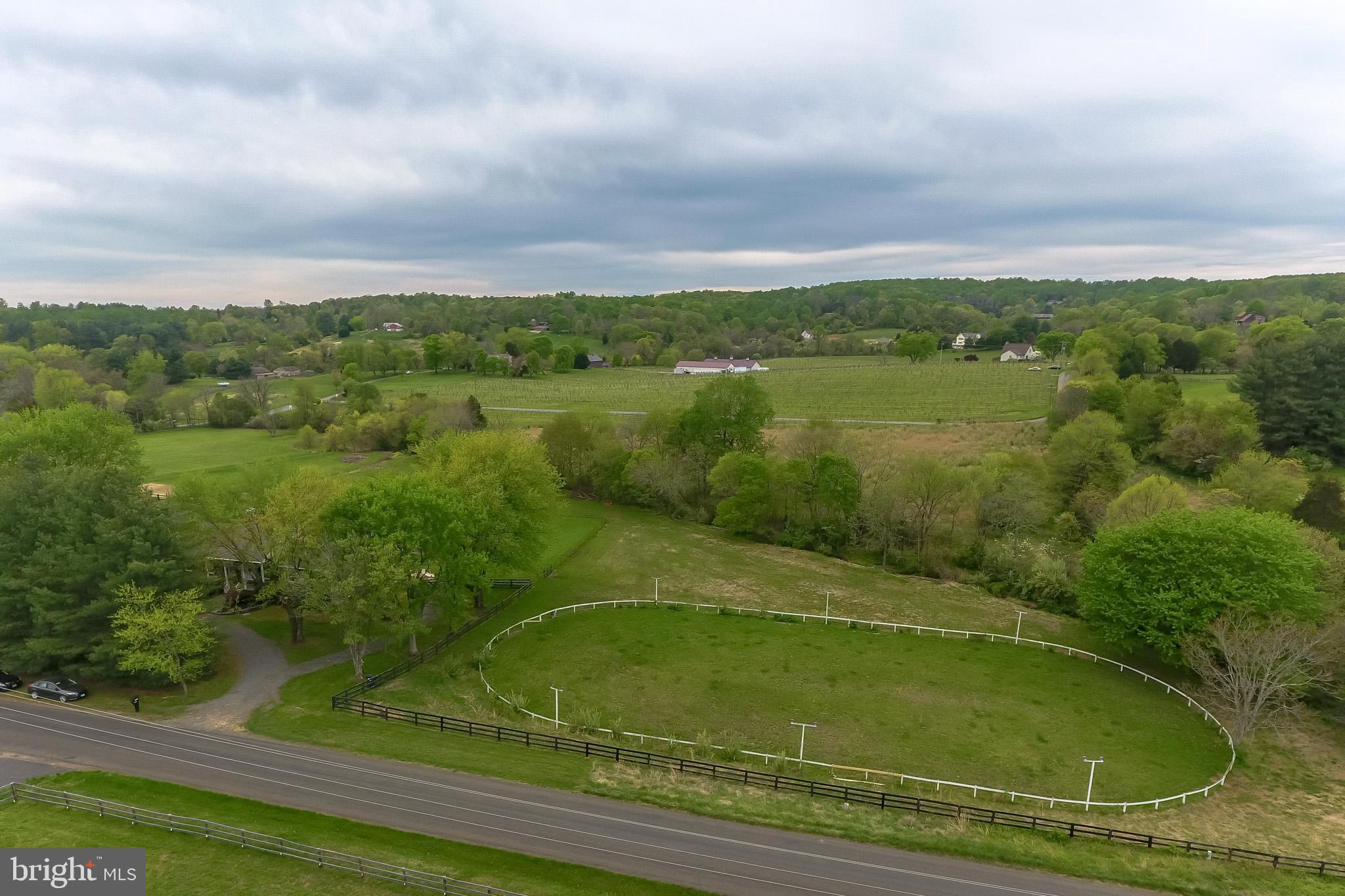 Riding Ring, perfect place to exercise the horses.
