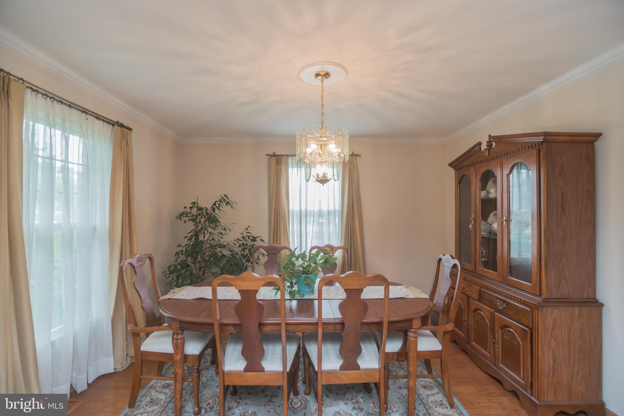 6156 Georgetown Road Broad Run, VA 20137 - Photo 9 of 40 Hardwood floors in the Dining Room
