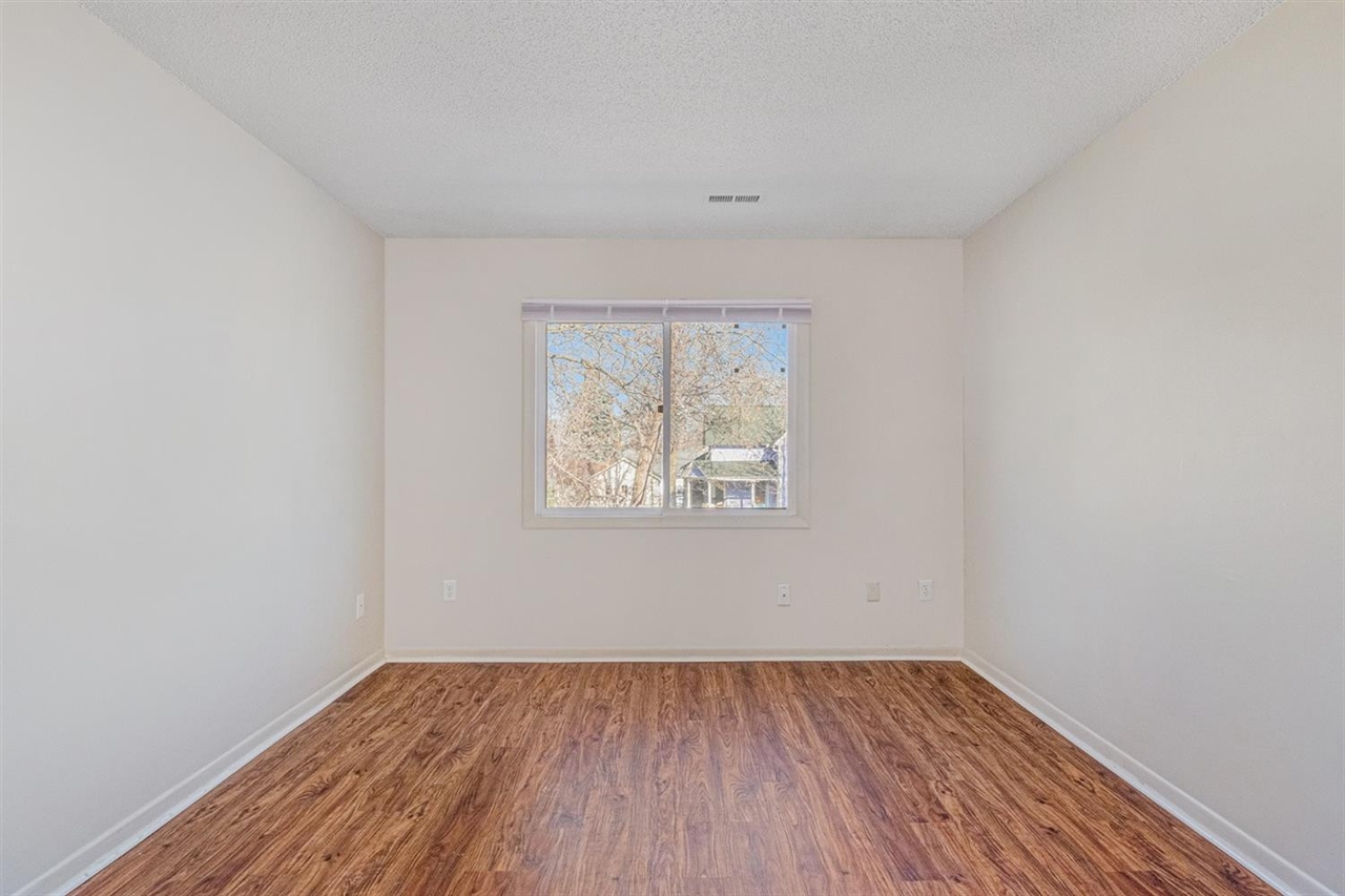 210 Harrison Street Chelsea, MI 48118 - Photo 4 of 23