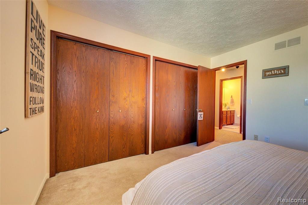 6577 Ridgeview Drive Clarkston, MI 48346 - Photo 36 of 44