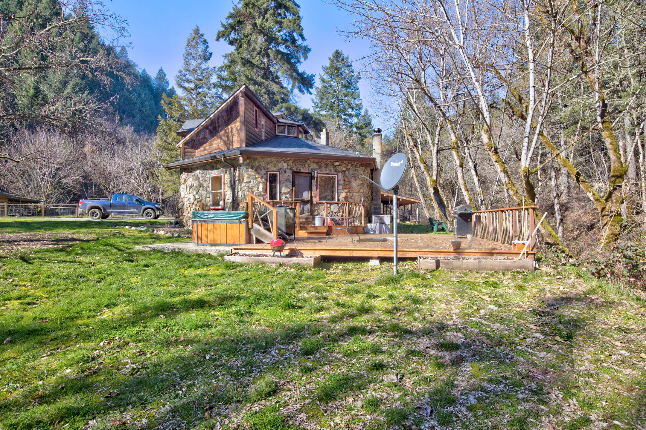 3704 Quartz Creek Road Merlin, OR 97532 - Photo 6 of 51 0R1A5854_5_6_7_8