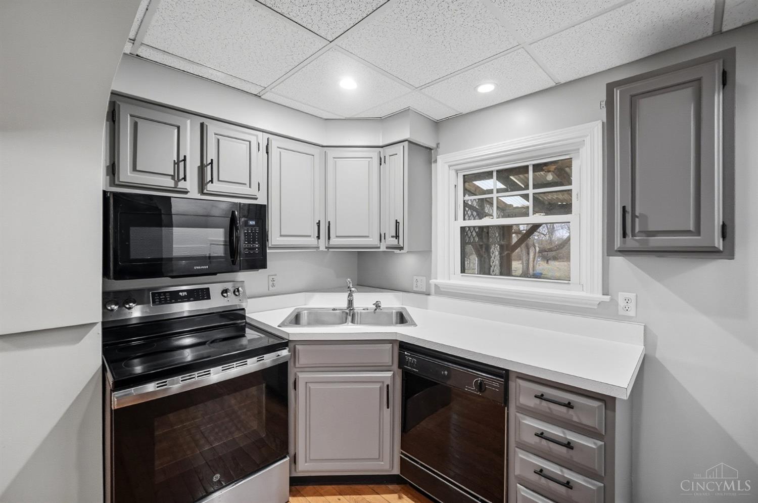 440 West Sharon Road Springdale, OH 45246 - Photo 15 of 40