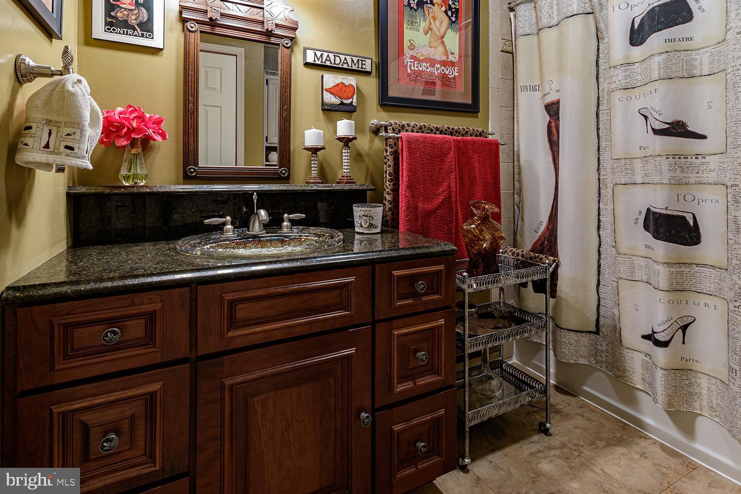 91 Ark Road Lumberton, NJ 08048 - Photo 26 of 46 Hall bath with tub/shower & glass bowled sink