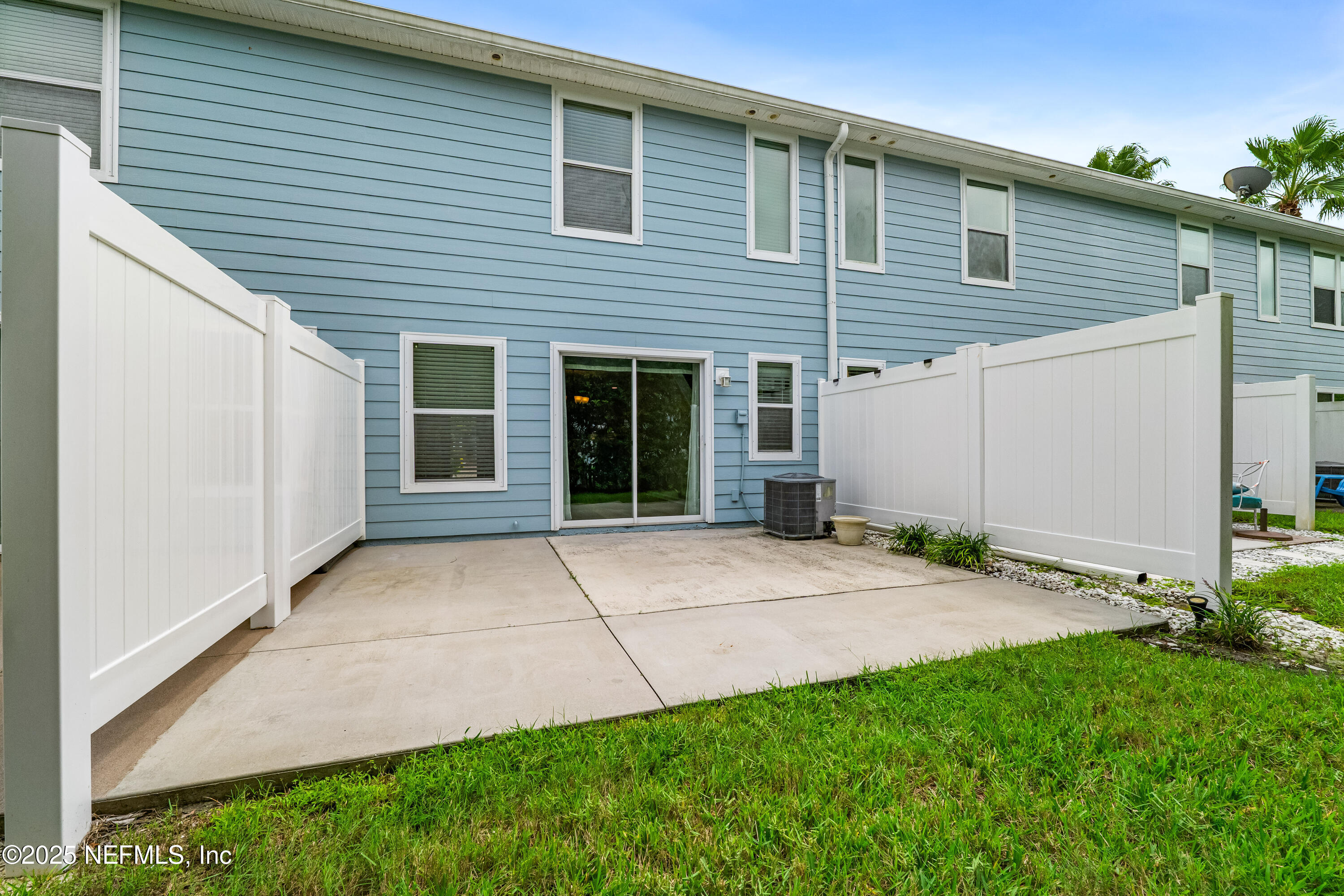 295 Islander Circle St. Augustine, FL 32080 - Photo 34 of 34 a view of backyard of house and garage