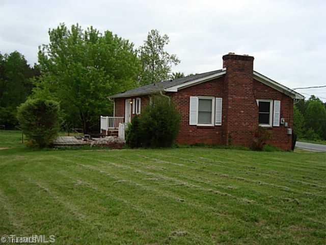 2126 North Old 52 Road Pinnacle, NC 27043 - Photo 5 of 16 Exterior Front.