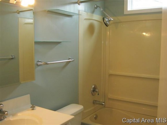 115-117 Buckingham Road Chatham, IL 62629 - Photo 8 of 15 Gallery Image 8