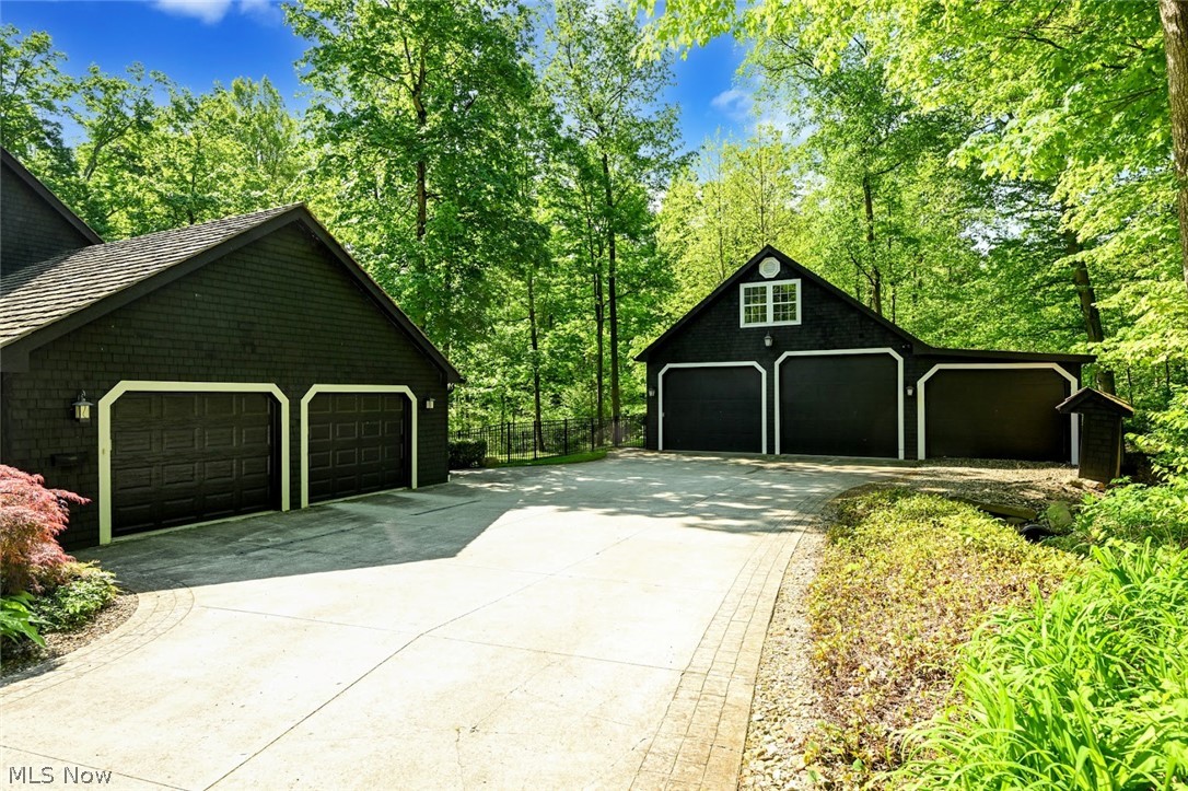 3530 Brush Road Richfield, OH 44286 - Photo 4 of 35 View of garage
