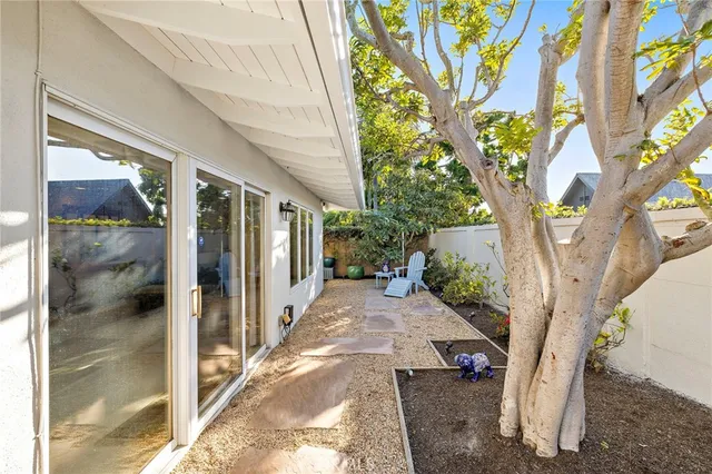 $4,500,000 | 1423 Santiago Drive, Newport Beach, CA 92660