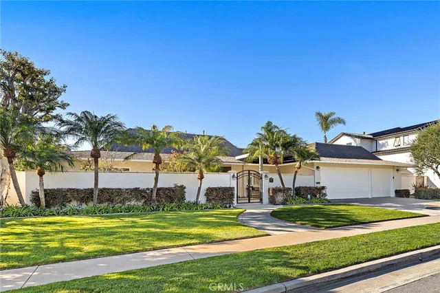 $4,500,000 | 1423 Santiago Drive, Newport Beach, CA 92660