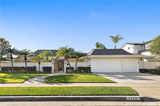 $4,500,000 | 1423 Santiago Drive, Newport Beach, CA 92660