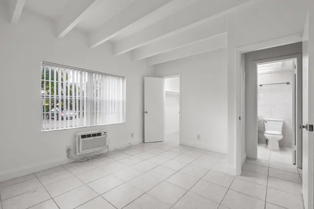 $1,695 | 330 Northwest 20th Street, Unit 104, Boca Raton, FL 33431