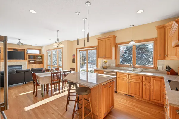 $679,900 | 6675 Walnut Drive, Mound, MN 55364