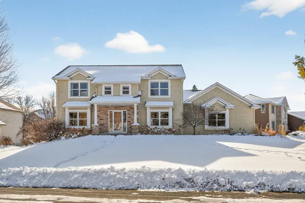 $679,900 | 6675 Walnut Drive, Mound, MN 55364