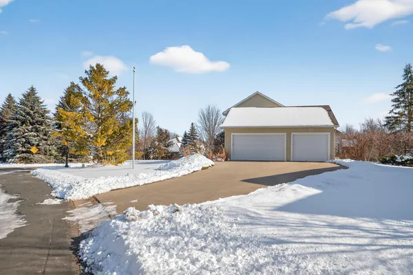 $679,900 | 6675 Walnut Drive, Mound, MN 55364