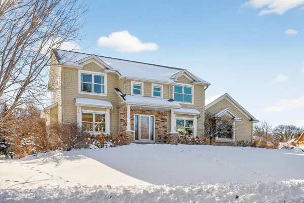 $679,900 | 6675 Walnut Drive, Mound, MN 55364