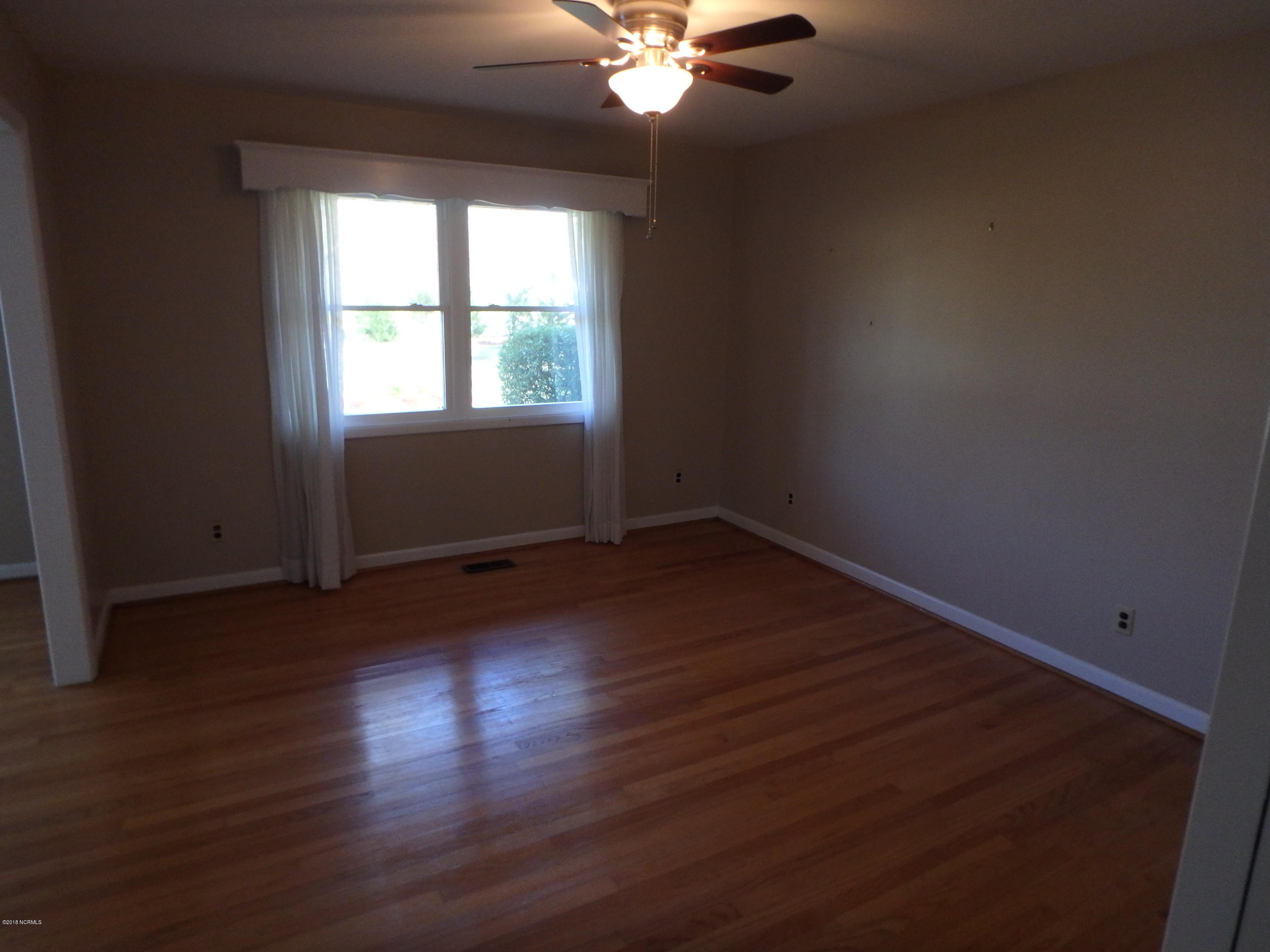 2310 Country Club Road Jacksonville, NC 28546 - Photo 31 of 55 PB210658