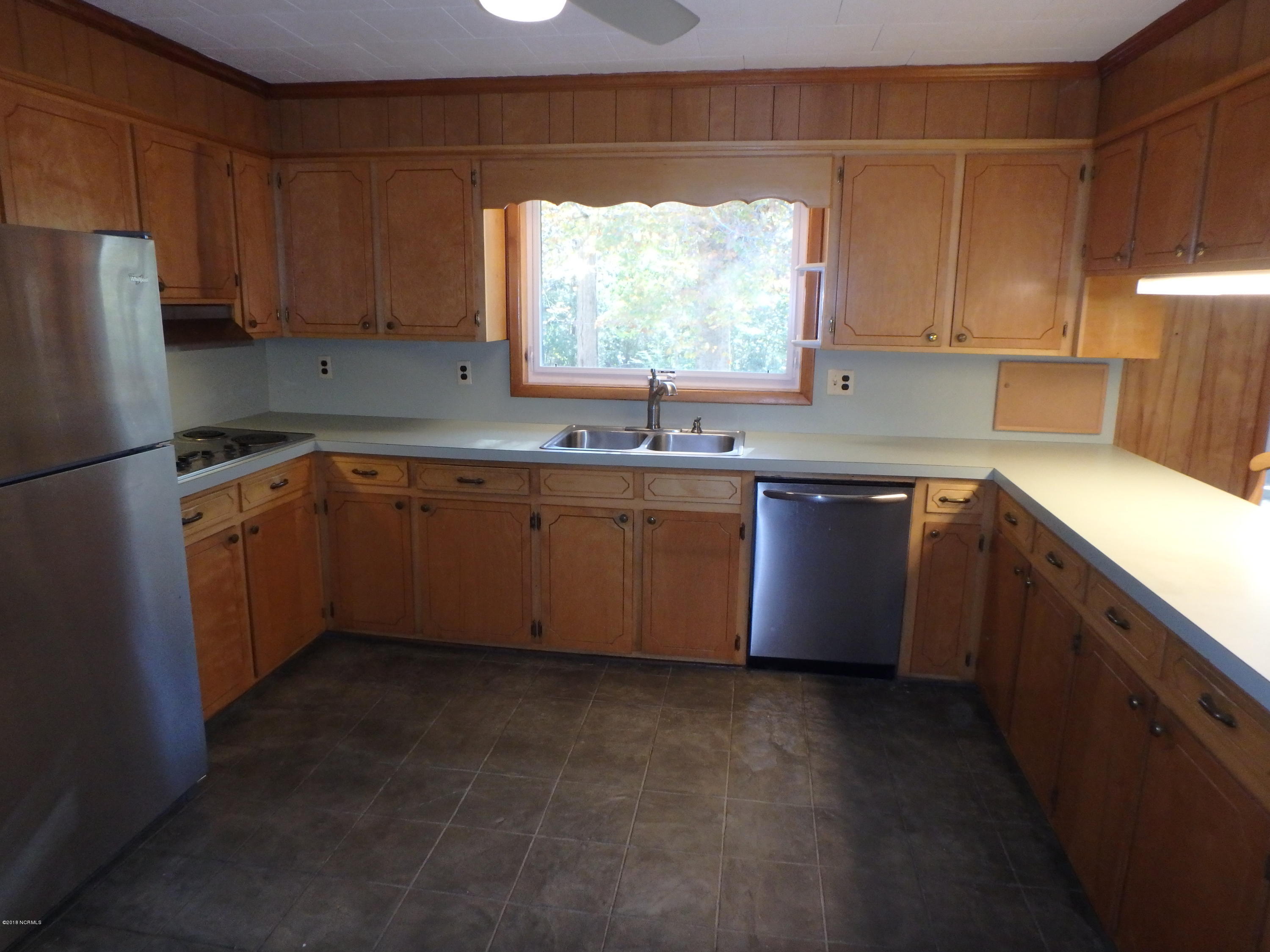 2310 Country Club Road Jacksonville, NC 28546 - Photo 46 of 55 PB210681