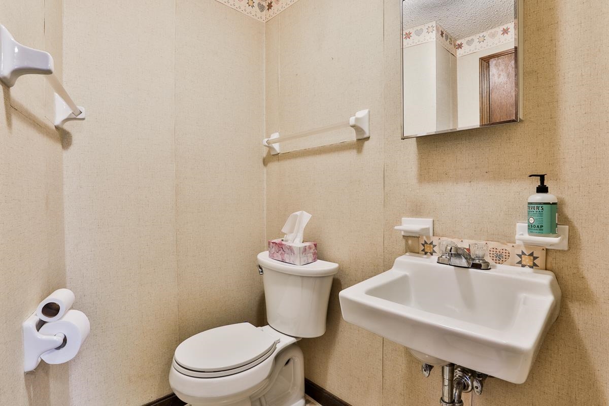 108 Cannongate III Road Nashua, NH 03063 - Photo 14 of 26 Gallery Image 14