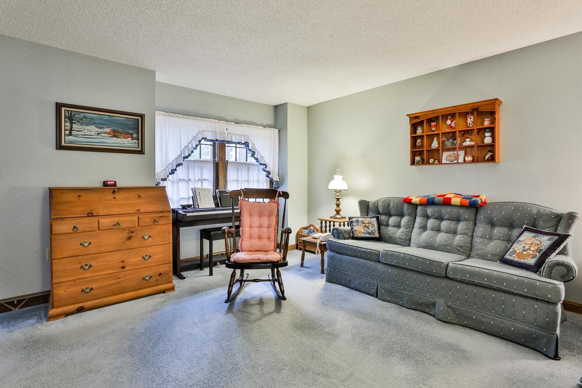 108 Cannongate III Road Nashua, NH 03063 - Photo 16 of 26 Gallery Image 16