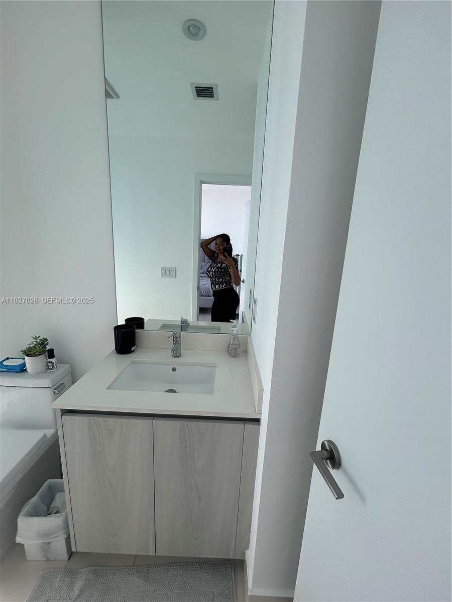 480 Northeast 31st Street, Unit 3001 Miami, FL 33137 - Photo 10 of 15