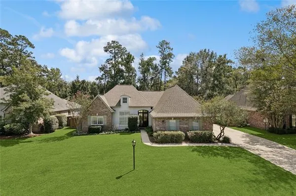 $560,000 | 1322 Woodmere Drive, Mandeville, LA 70471
