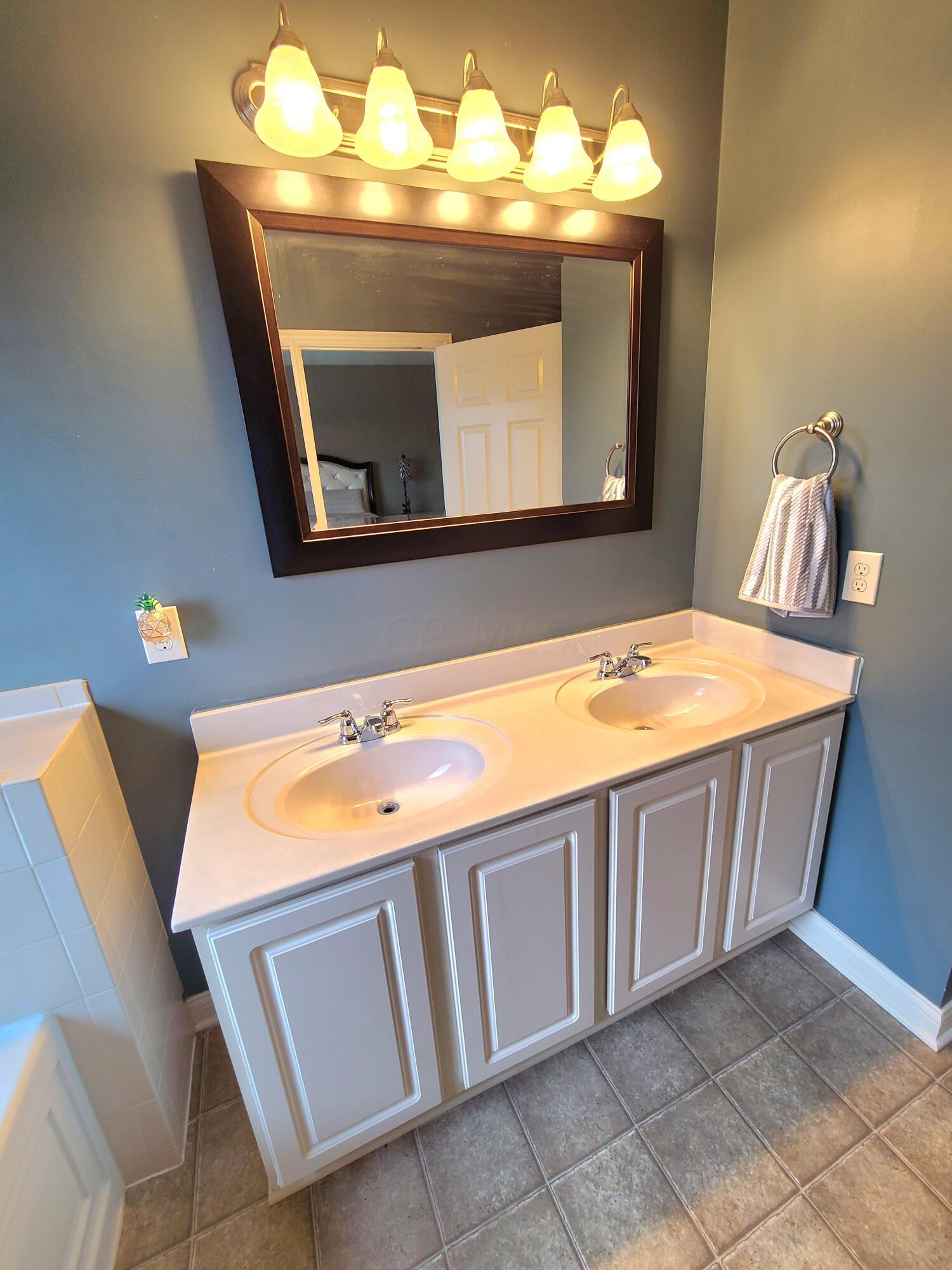 6162 Rackley Way Westerville, OH 43081 - Photo 17 of 30 20230503_134526