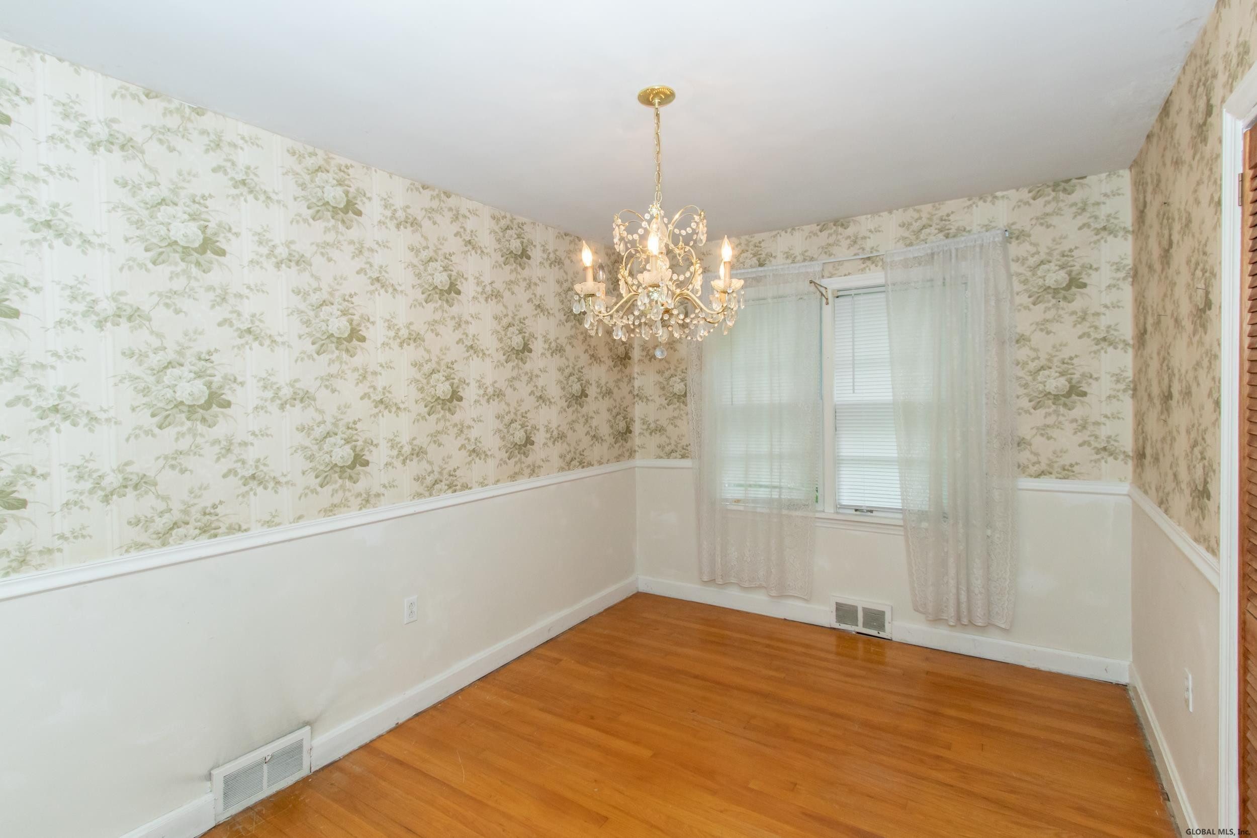 2351 Barcelona Road Niskayuna, NY 12309 - Photo 11 of 22 Photo 11