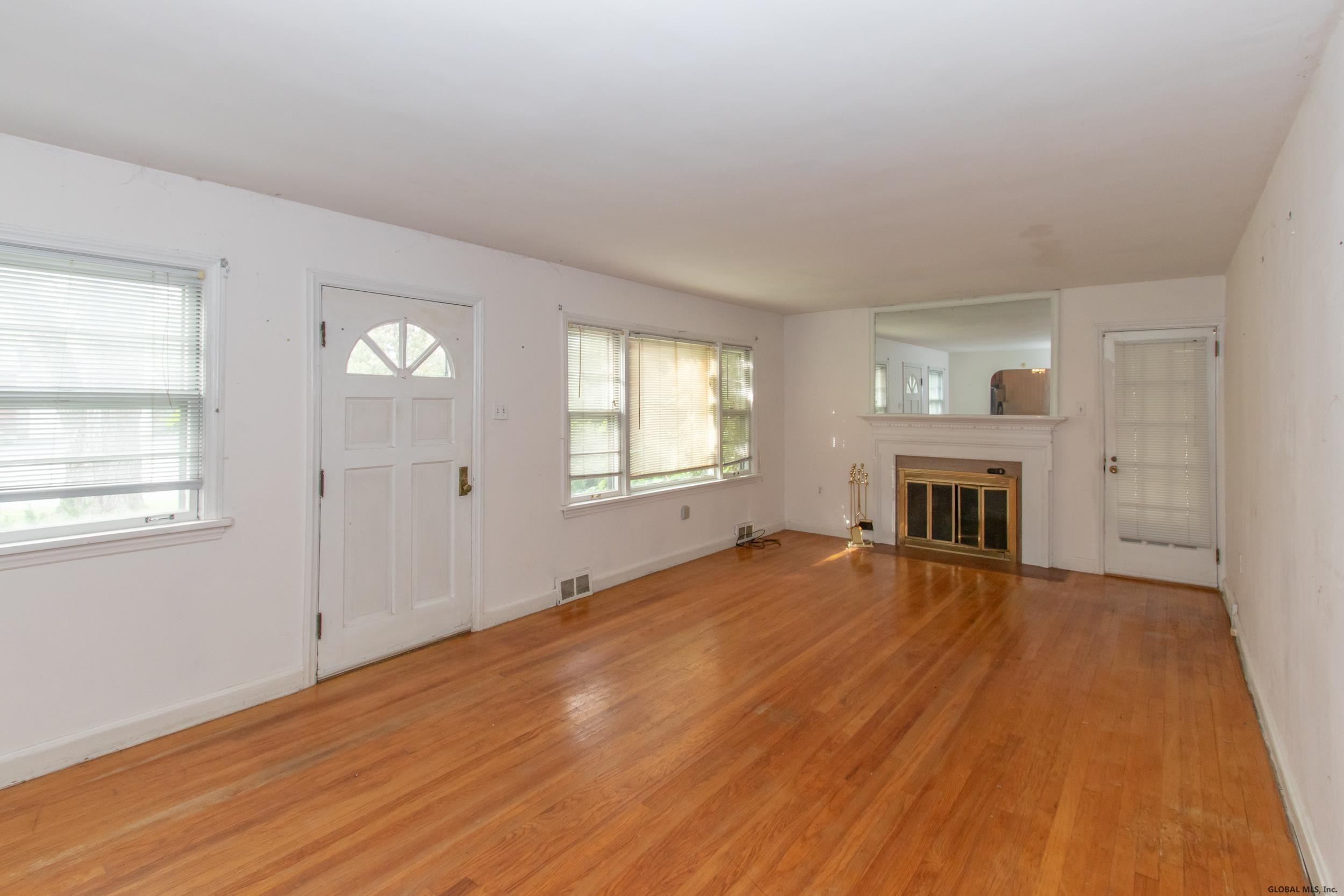 2351 Barcelona Road Niskayuna, NY 12309 - Photo 3 of 22 Photo 3
