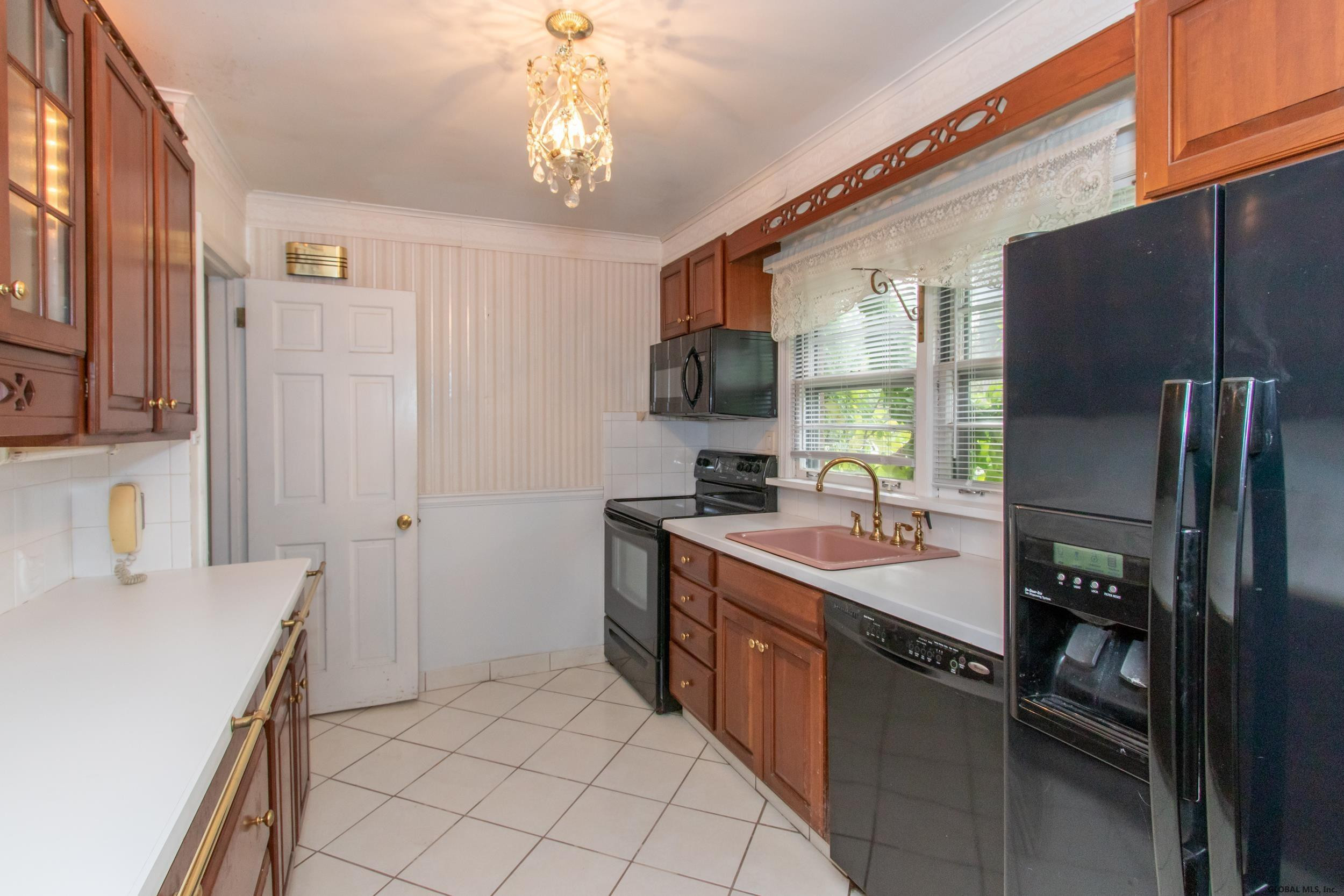 2351 Barcelona Road Niskayuna, NY 12309 - Photo 6 of 22 Photo 6