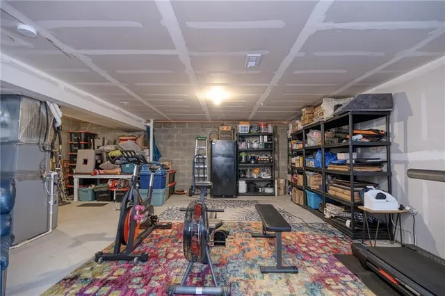 $2,600 | 1905 Canterbury Drive, Imperial, PA 15126