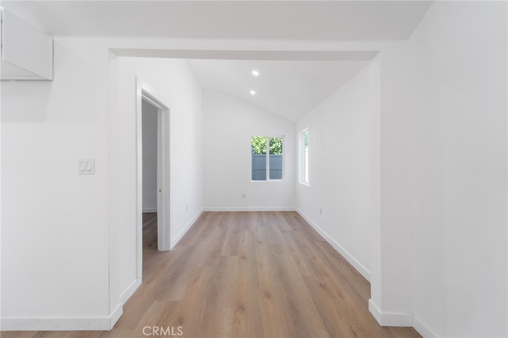 8510 Wilbur Avenue Northridge, CA 91324 - Photo 4 of 12