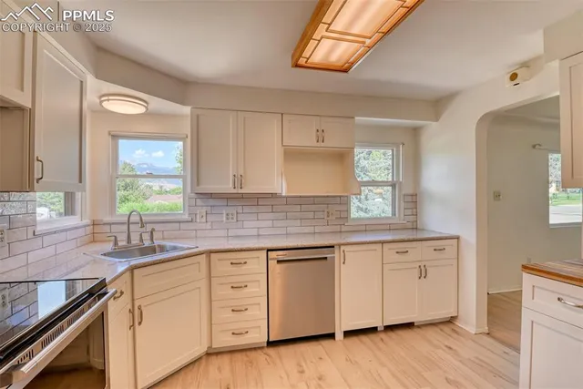 $369,000 | 135 Helena Lane, Colorado Springs, CO 80904