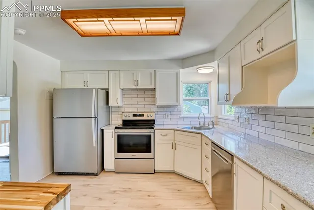 $369,000 | 135 Helena Lane, Colorado Springs, CO 80904