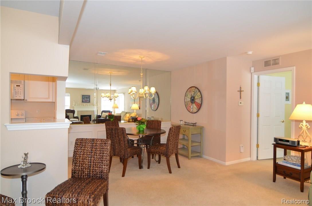 3489 Tremonte Circle, Unit 214 Rochester, MI 48306 - Photo 6 of 25 6.JPG