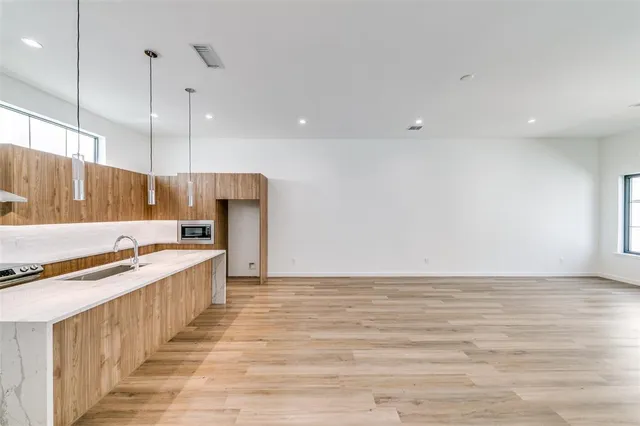 $489,999 | 1727 Novela Way, Dallas, TX 75215