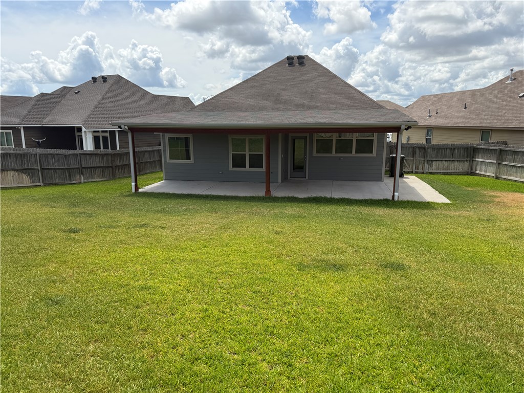 2071 Positano Loop Bryan, TX 77808 - Photo 4 of 29 Large Backyard