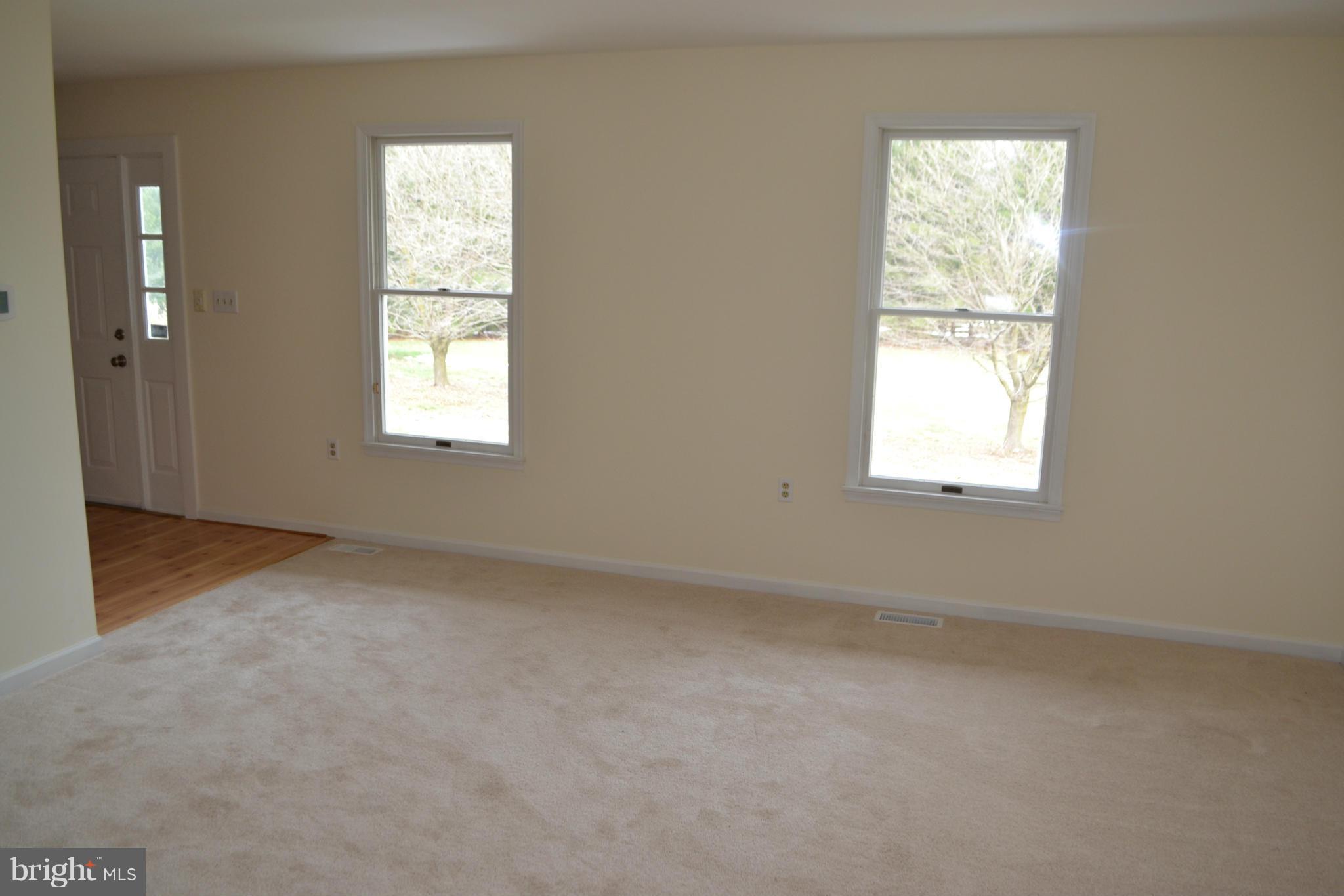 536 Bachmans Valley Road Westminster, MD 21158 - Photo 6 of 30 Living Room