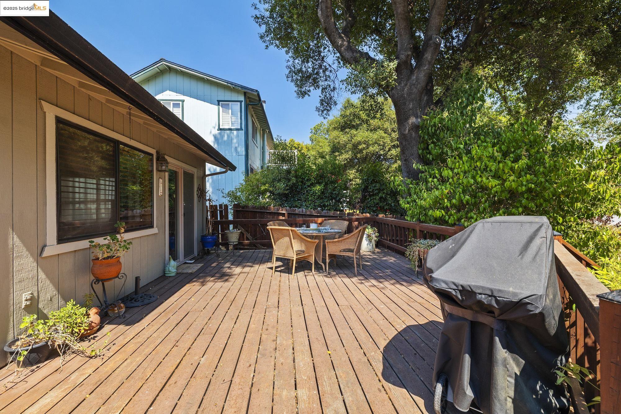 21645 La Vereda Road Sonora, CA 95370 - Photo 23 of 32 a view of a patio on wooden floor
