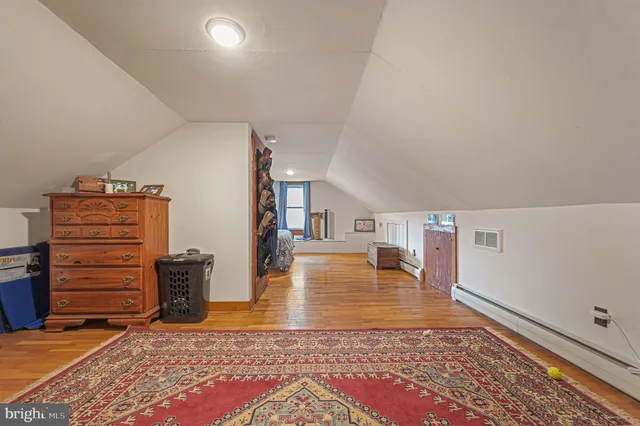 a view of a livingroom with furniture