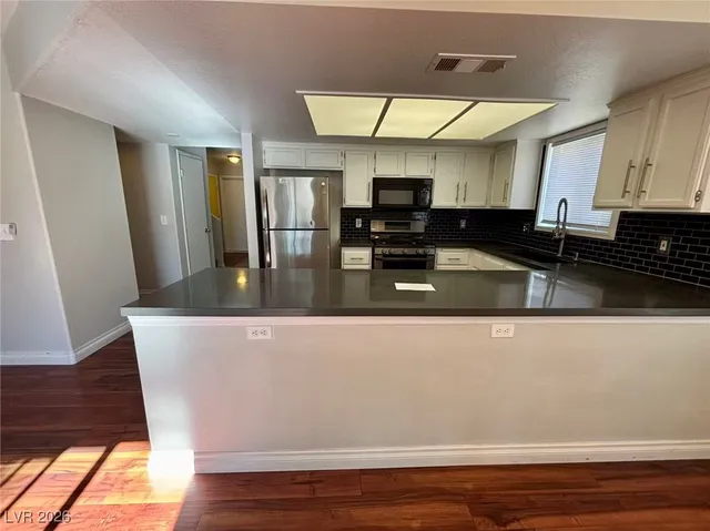 $1,900 | 8321 Sky Canyon Court, Las Vegas, NV 89128