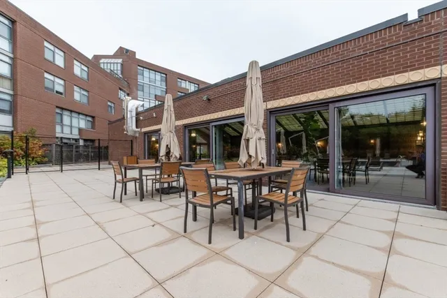 $1,898,000 | 79 Florence Street, Unit 402S, Newton, MA 02467