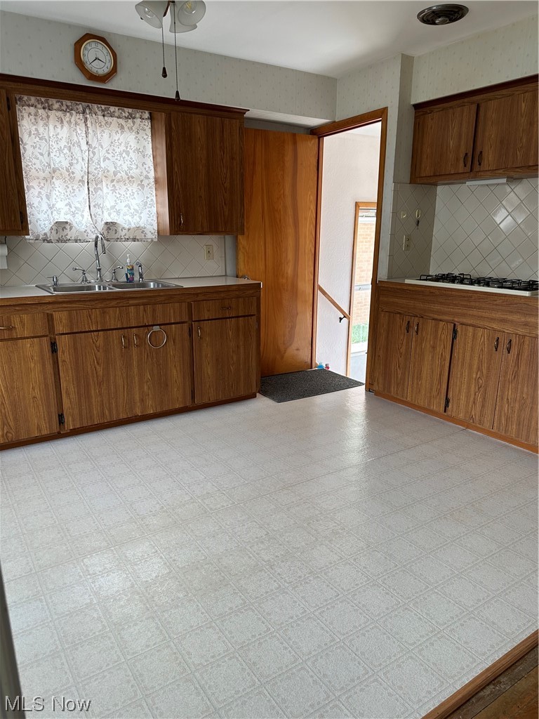 2818 Hearthstone Road Cleveland, OH 44134 - Photo 13 of 34 Eat in Kitchen