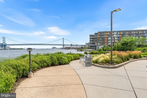 $324,900 | 901 North Penn Street, Unit F1507, Philadelphia, PA 19123