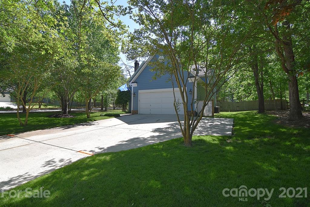 8134 Hunley Ridge Road Matthews, NC 28104 - Photo 3 of 34 Gallery Image 3