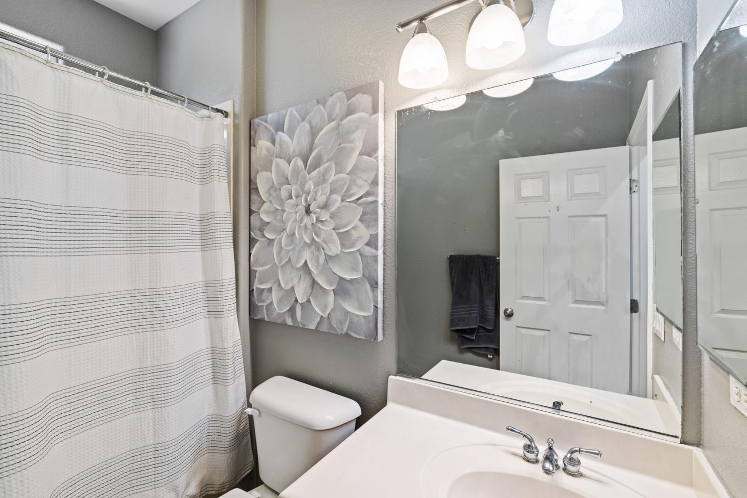 562 Ranger Street Oakdale, CA 95361 - Photo 12 of 64 Full downstairs bathroom