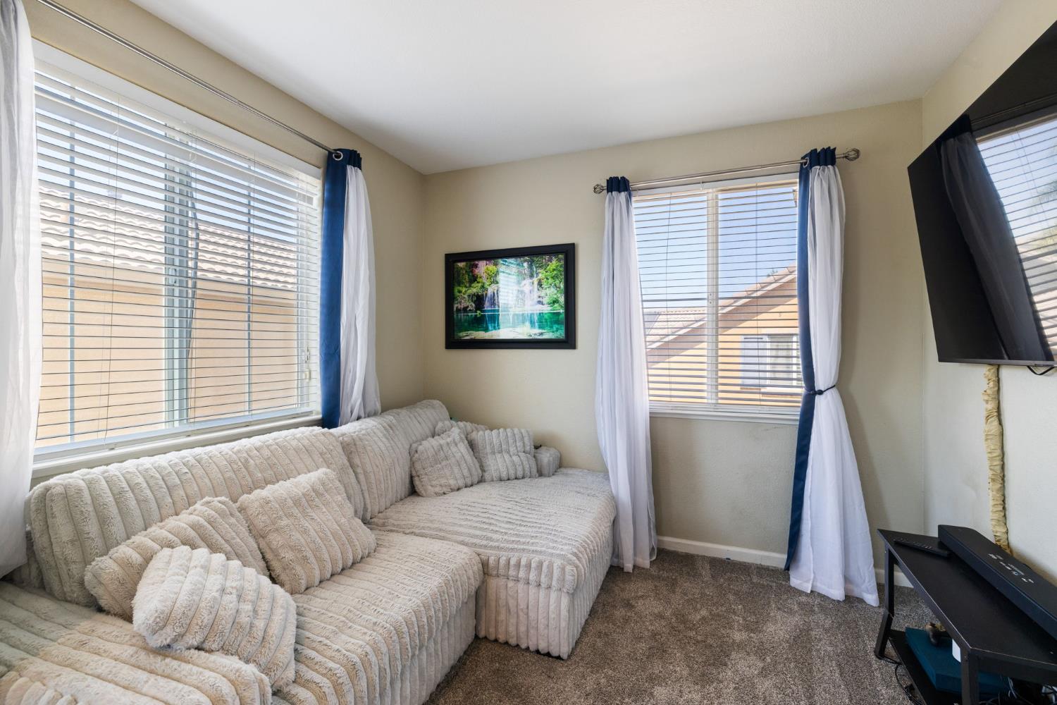 562 Ranger Street Oakdale, CA 95361 - Photo 34 of 64 Seating area off of master bedroom