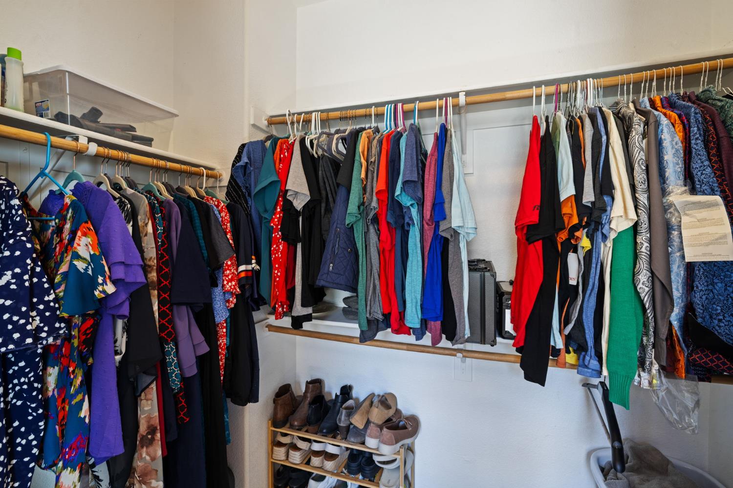 562 Ranger Street Oakdale, CA 95361 - Photo 38 of 64 Master bedroom walk-in closet