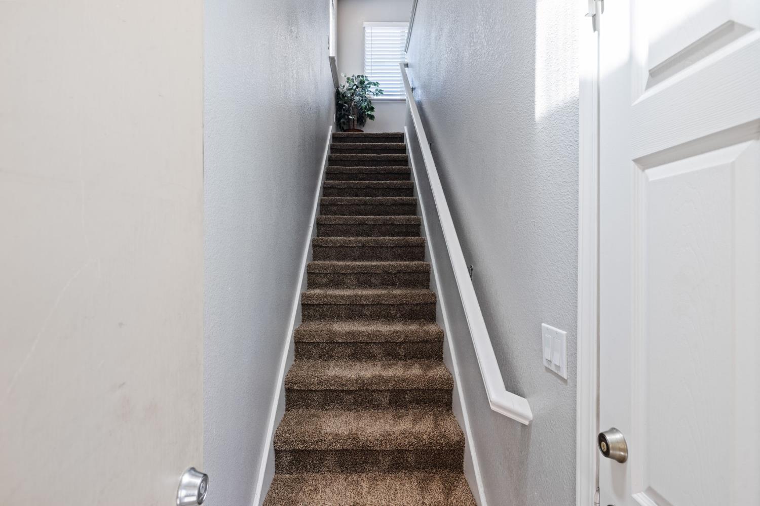 562 Ranger Street Oakdale, CA 95361 - Photo 49 of 64 Private entrance and stairs to apartment (ADU) living area